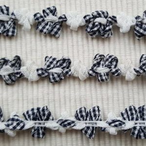 Alte Seidenbändchen Zierborte 15mm