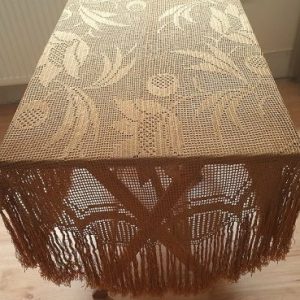 Tischdecke handgehäkelt
