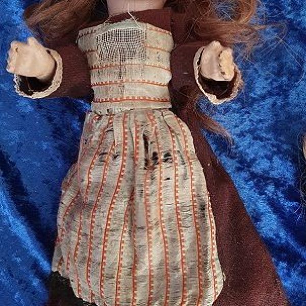 Puppe "Trebor" Originalkleidung
