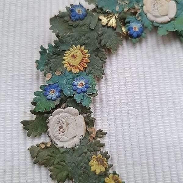 Antiker Papier Blumenkranz