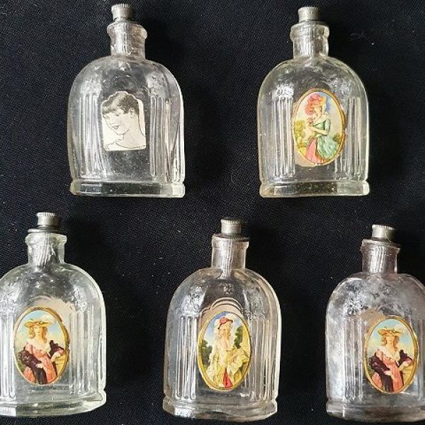 Antike Parfümflaschen um 1900