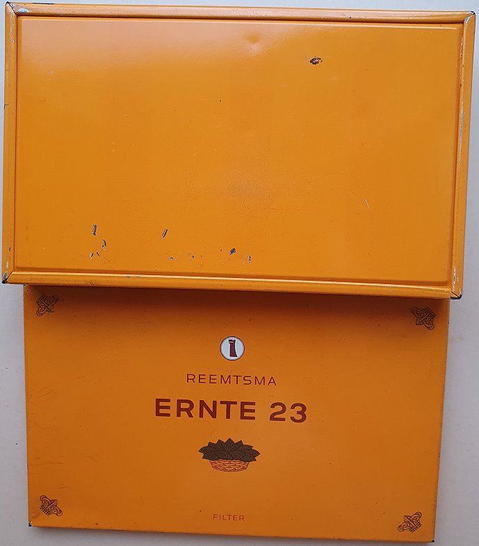 alte Zigarettenblechdose von Ernte 23