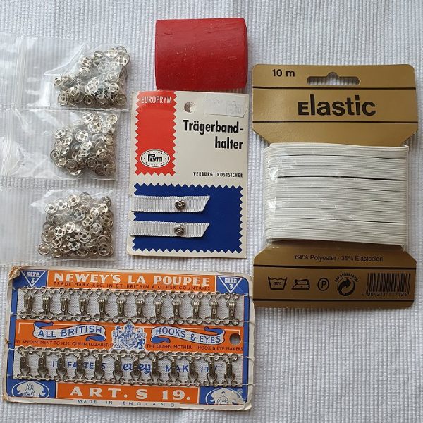 Konvolut alte Kurzwaren