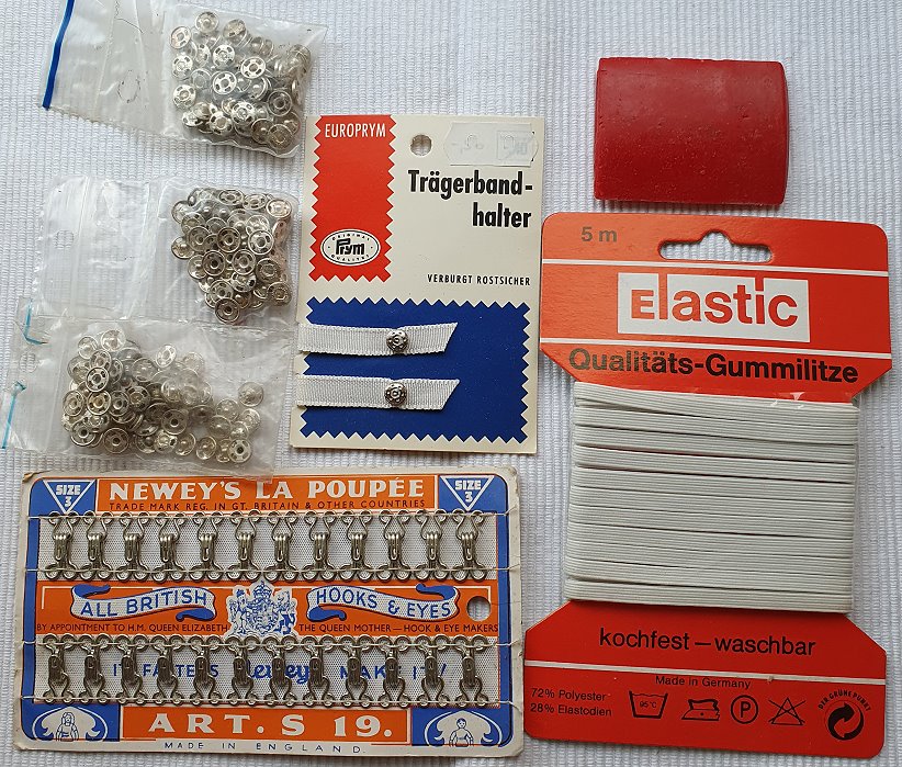 Konvolut verschiedene alte Kurzwaren