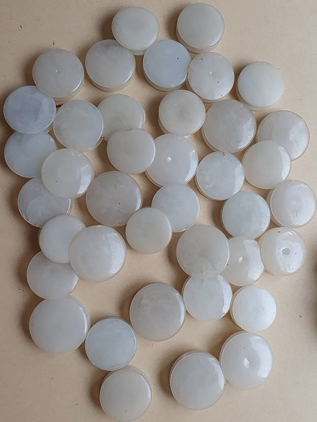 alte Bettwäscheknöpfe ohne Nähen – Bild 2