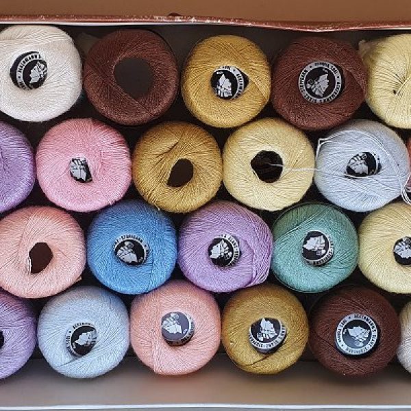 38 Ackermann Stopfgarnrollen in Originaldose