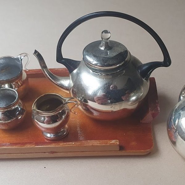 Antikes Puppenstuben Gedeck mundgeblasen