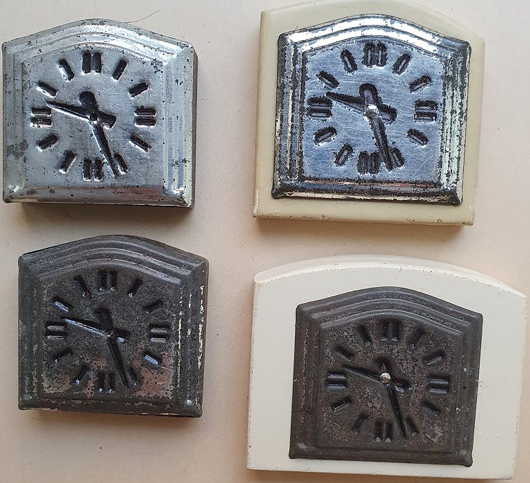 4 kleine Uhren für Pupenstuben aus Holz / Metall – Bild 2