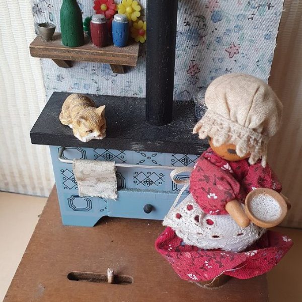 alte Spieluhr "Küche"