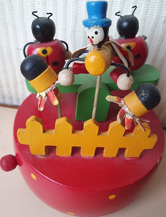 alte Spieluhr "Frühling" – Bild 2