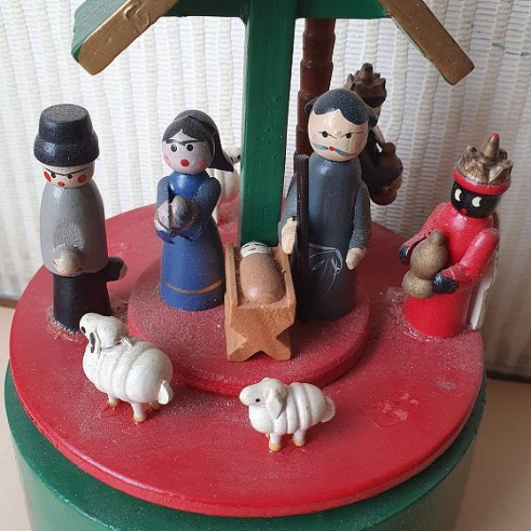 alte Spieluhr "Krippe"